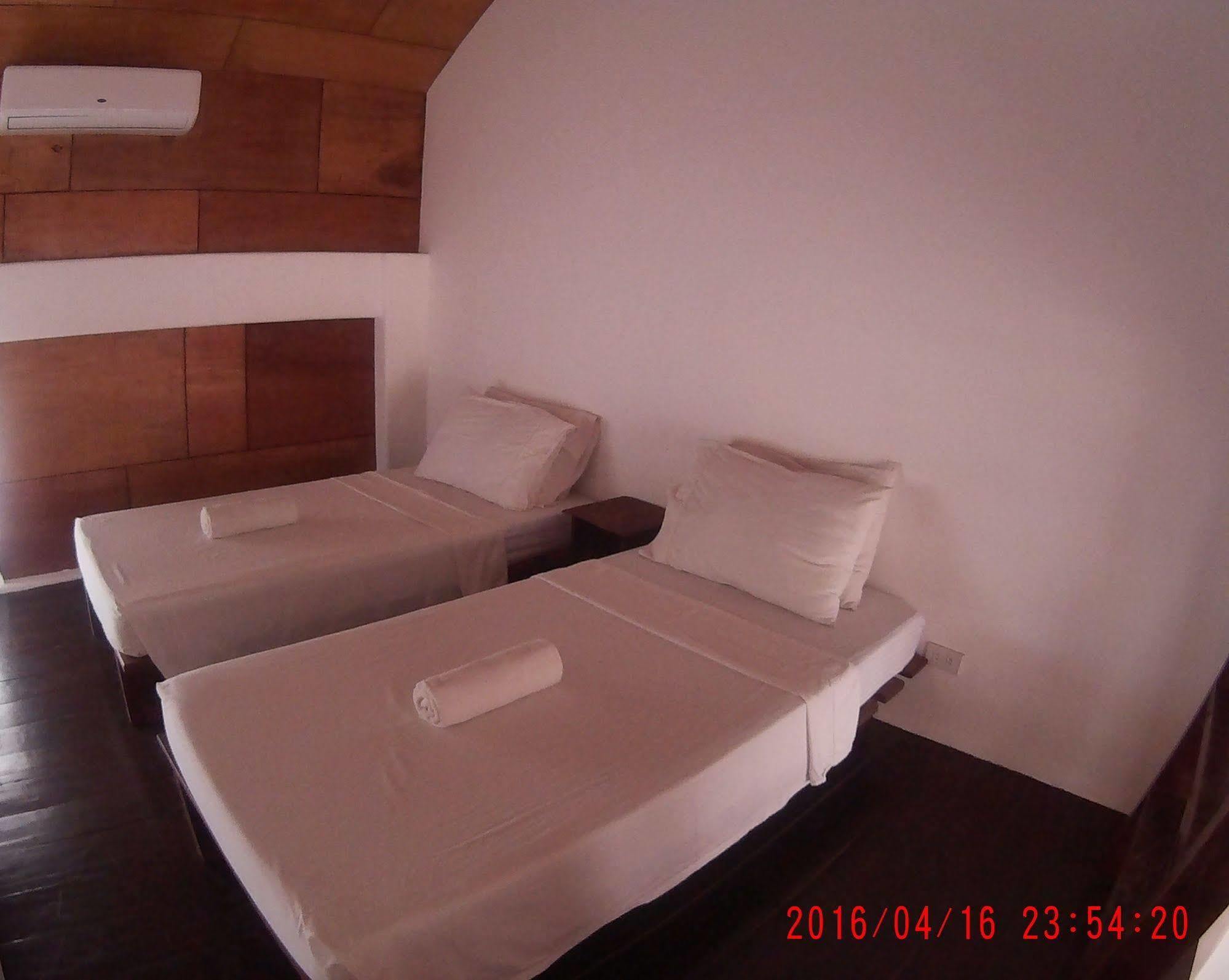 Hotel Boracay Coco Huts Balabag  Exterior foto