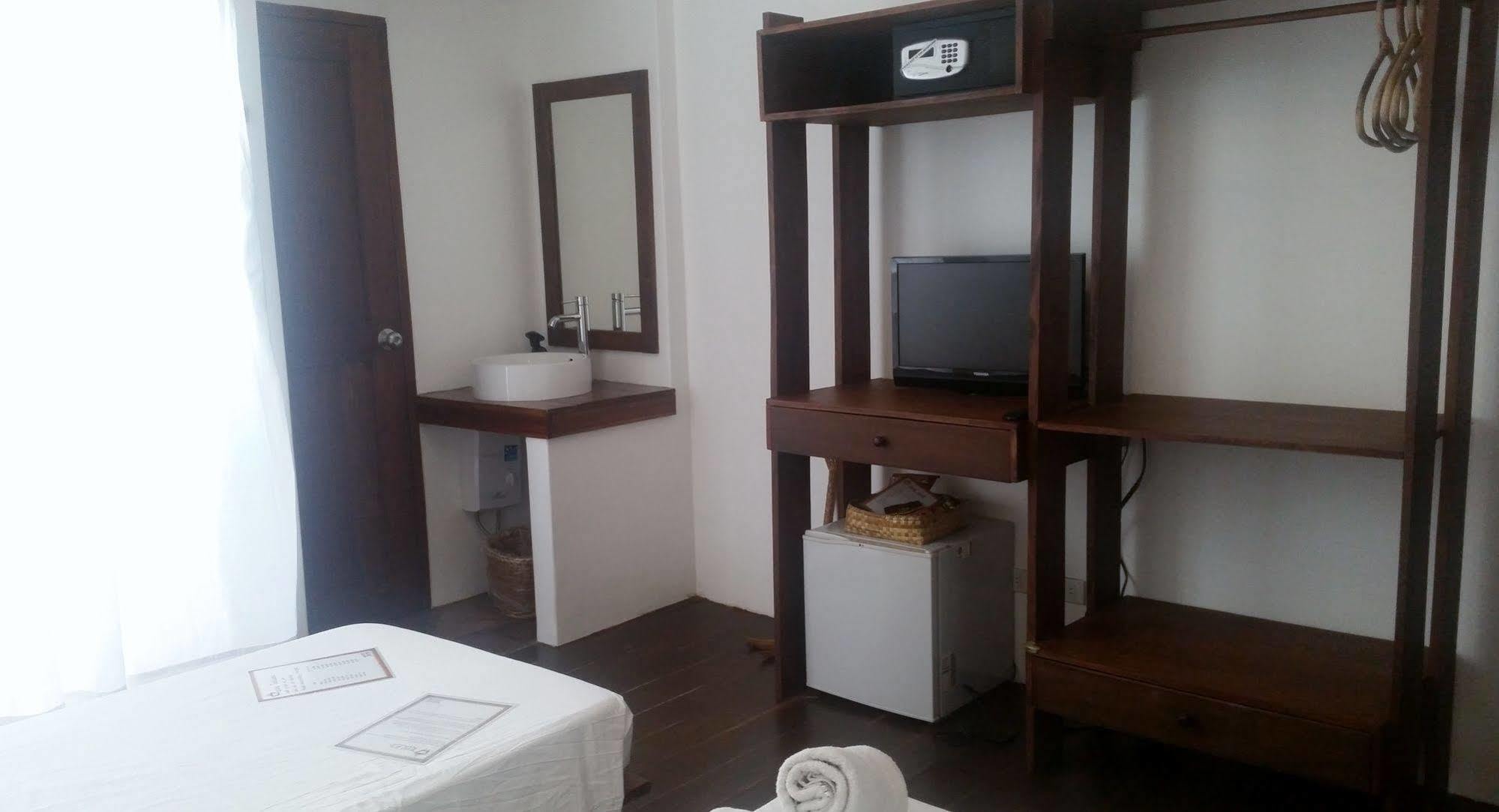 Hotel Boracay Coco Huts Balabag  Exterior foto
